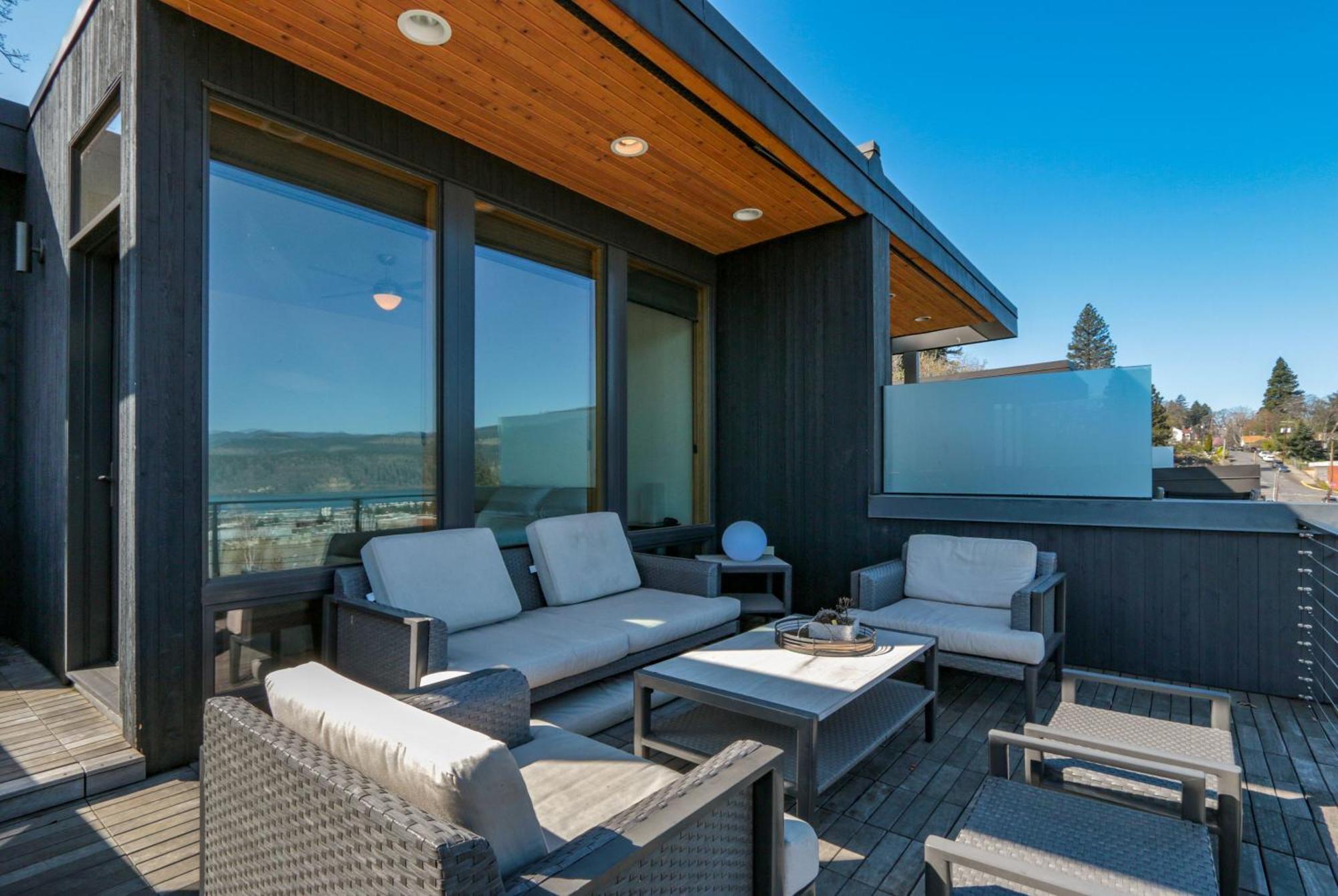 Four - River View Hot Tub Luxurious Downtown Loft Hood River Exterior foto