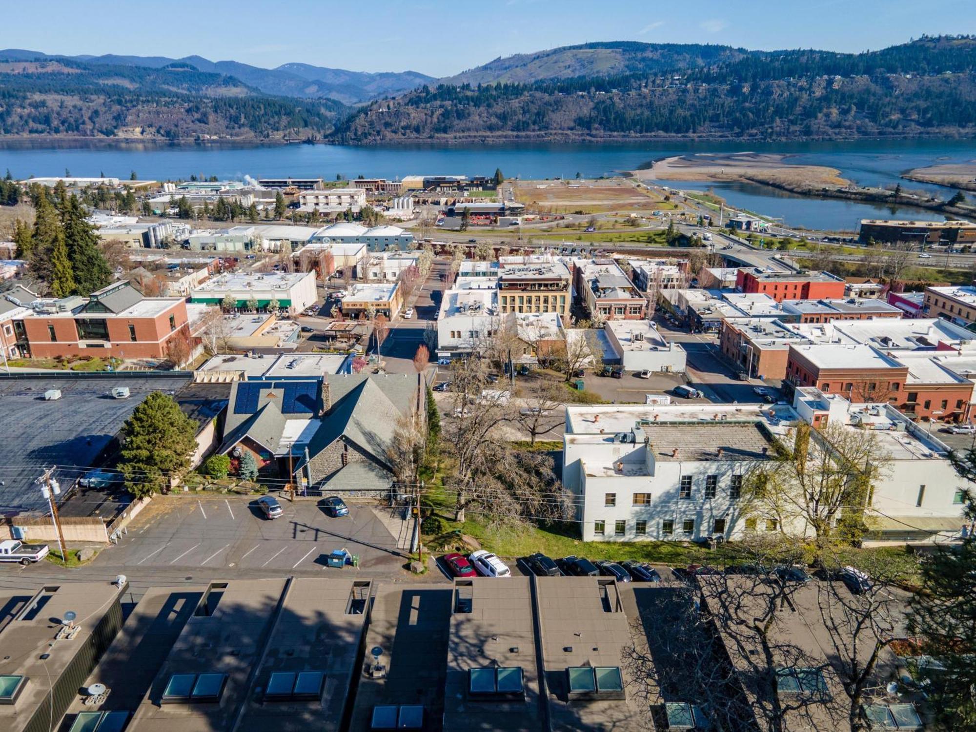 Four - River View Hot Tub Luxurious Downtown Loft Hood River Exterior foto