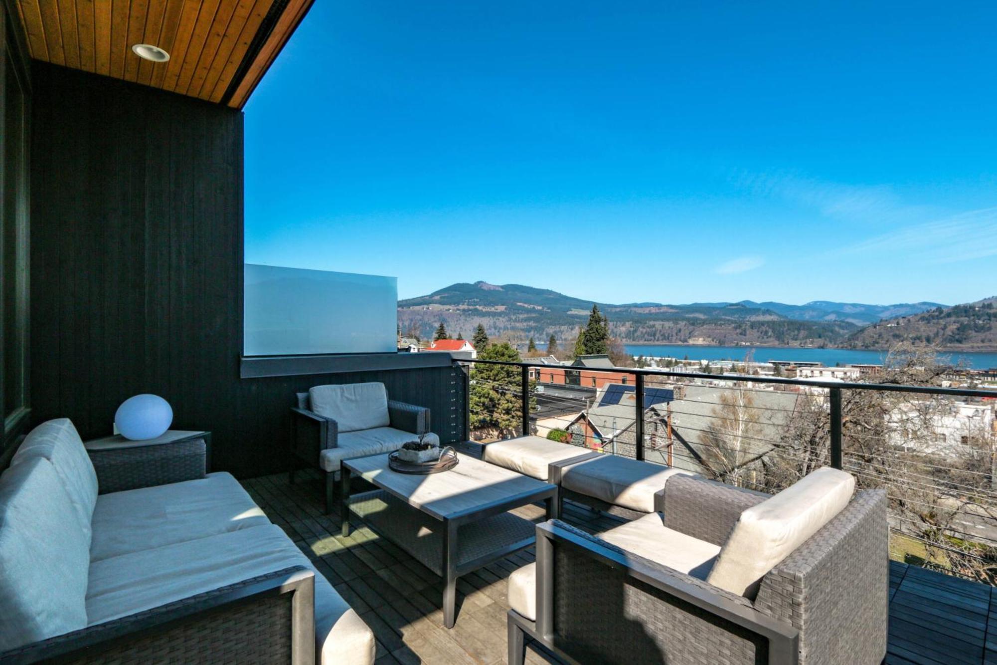 Four - River View Hot Tub Luxurious Downtown Loft Hood River Exterior foto